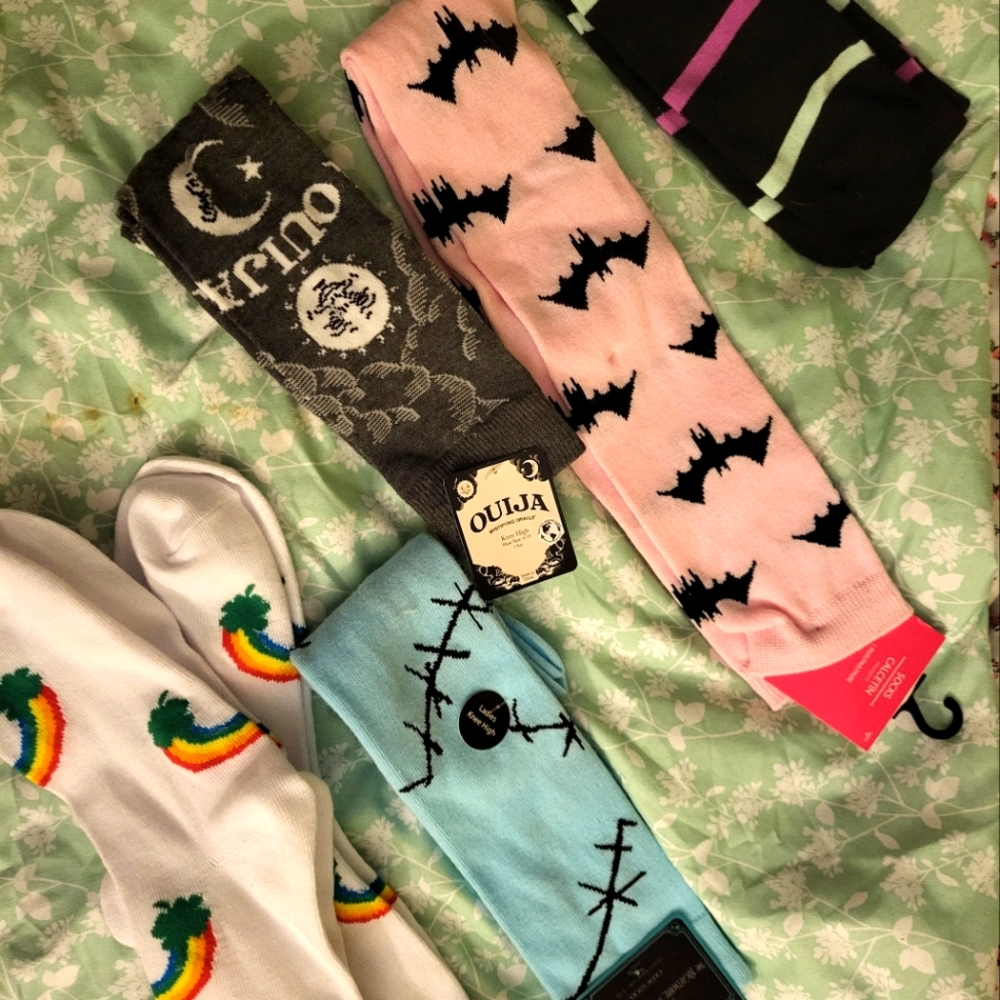 Young women's socks